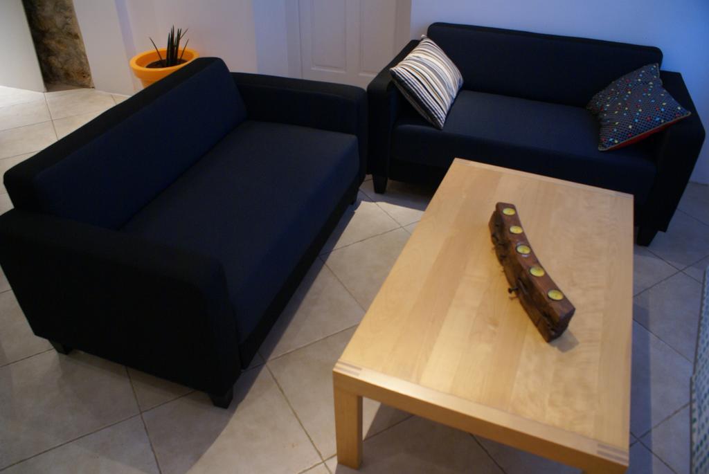 Auberge Gekko Ornaisons Habitación foto