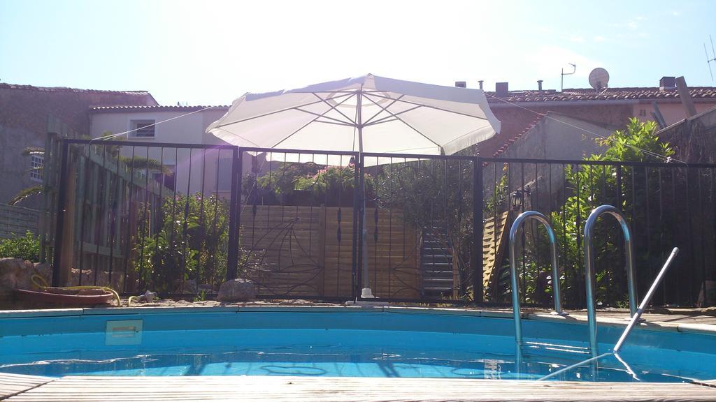 Auberge Gekko Ornaisons Habitación foto